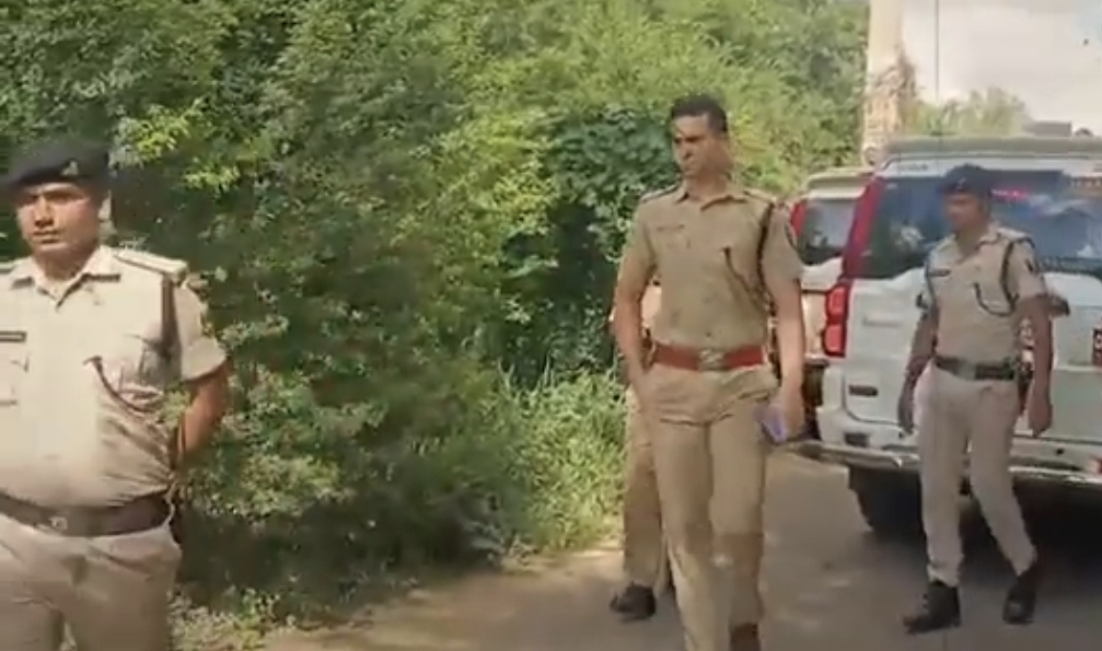 जानीपुर लूट कांड का आरोपी मुठभेड़ में ढेर होने से बचा, पुलिस की गोली से घायल
